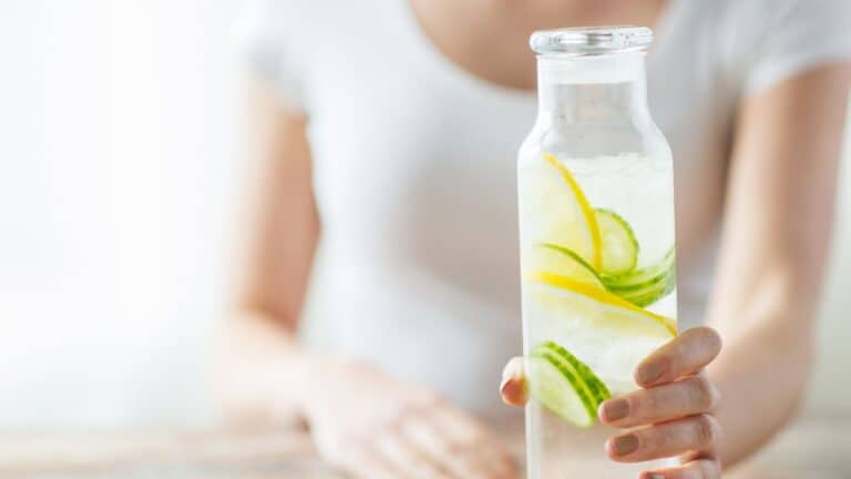 How to Get Yourself To Drink More Water-11 Simple Hacks
