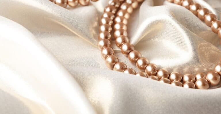 5 Health Benefits of Silk Pillowcases Every Woman Should Know