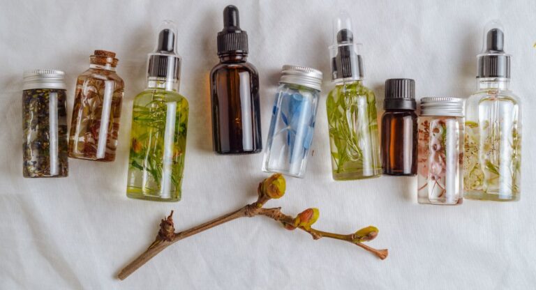 11 Best Oils For Under Eye Wrinkles That Actually Work