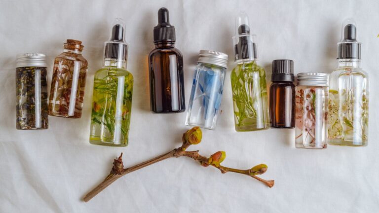 11 Best Oils For Under Eye Wrinkles That Work!