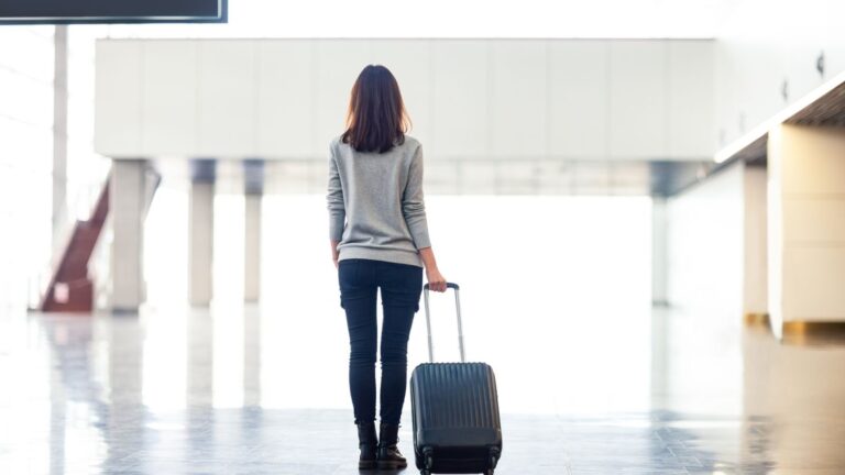 10 Things You Need to Know Before Moving to a New Country