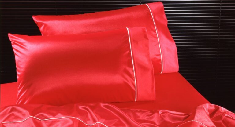 5 Silk Pillowcase Benefits That Might Surprise You