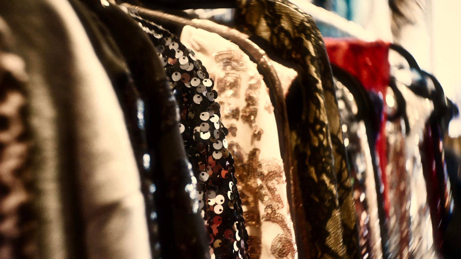 vintage clothing, fashion tips for women over 50