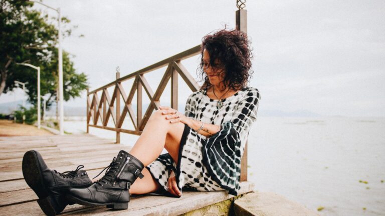How a 52 Year Old Bankrupt Hairstylist Became a 6 Figure Blogger