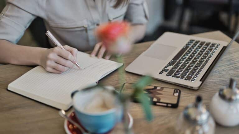 How to Become a Freelance Writer: 11 Epic Tips to Help You