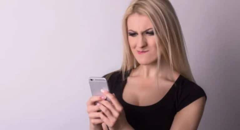 10 Reasons You Need to Delete Your Ex From Social Media (like, yesterday)