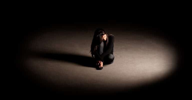 10 Helpful Tips For Dealing With a Narcissist
