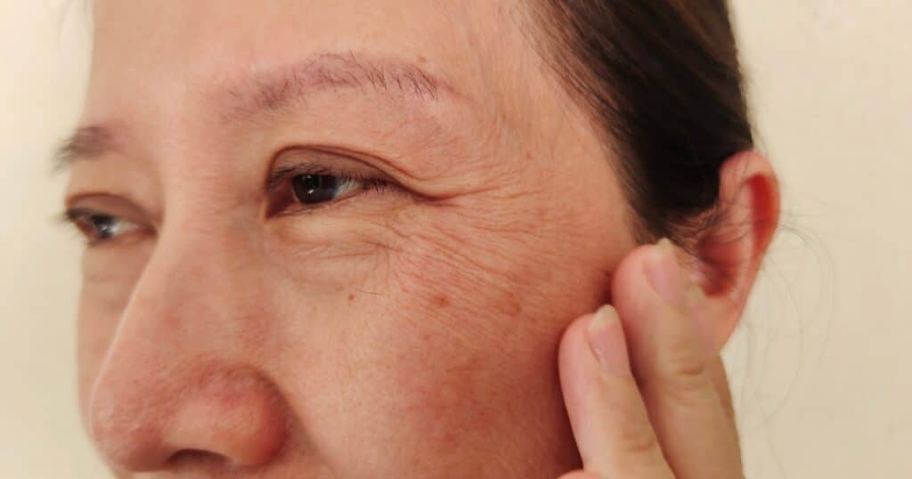 speed up aging old woman's face